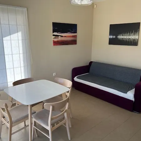 Kamares Luxury Apartahotel Kalligoni