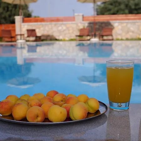 Kamares Luxury Apart-hotel