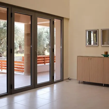 Kamares Luxury Aparthotel 3*